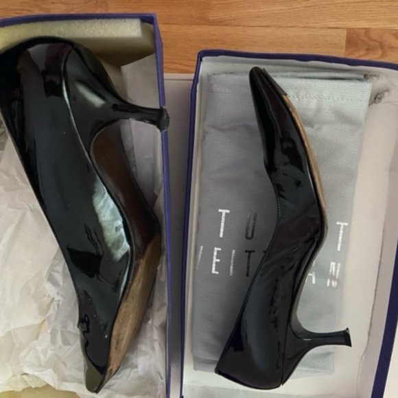 STUART WEITZMAN AVION BLACK PATENT SHOE - Picture 1 of 7
